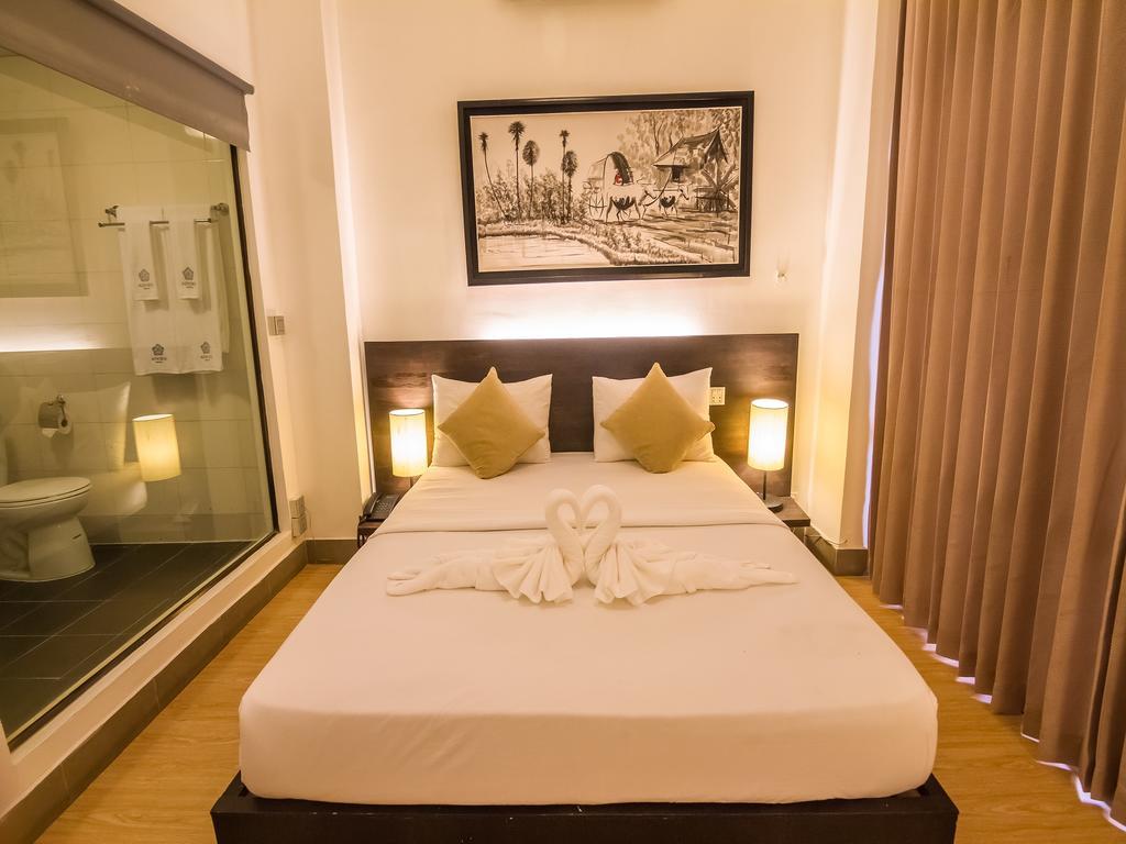 Adore Riverside Hotel Phnompen Kültér fotó